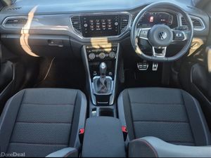 Volkswagen T-Roc ** STYLE ** STUNNING CAR ** TRINI - Image 2