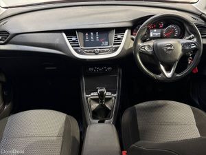 Opel Grandland X SC 1.2i 130PS 6 Speed - Image 2