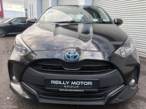 Toyota Yaris 1.5 PETROL HYBRID LUNA AUTO - Image 2