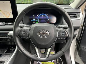 Toyota RAV4 SOL 2.5 HYBRID AUTO // FULL SERVICE HI - Image 4
