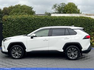 Toyota RAV4 SOL 2.5 HYBRID AUTO // FULL SERVICE HI - Image 3