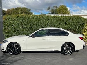 BMW 3-Series 330e M-SPORT COMPETITION 2.0 HYBRID * - Image 3