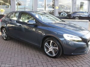 2018 VOLVO V40 T3 1.6 TURBO PETROL AUTO 5DR HATCH - Image 2
