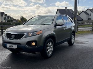 ABSOLUTELY IMMACULATE 2012 4x4 7 SEATER - Image 3