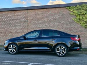 Renault Megane DYNAMIQUE LOW KMS FINANCE AVAILABLE - Image 4