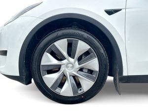 Tesla Model Y 2023 - Image 4