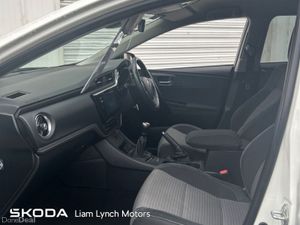 Toyota Auris 1.2  Luna Sport - Image 4