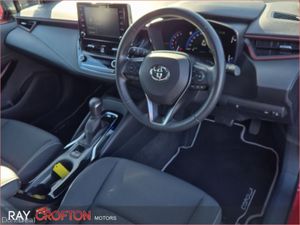 Toyota Corolla 1.8 Hybrid Luna Sport Hatchback - Image 3