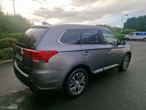 MISTUBISHI OUTLANDER/2017/2.3 DIESEL/MANUAL/7 SEAT - Image 3