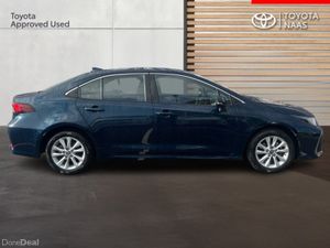 Toyota Corolla *SAVE €4,500!* COROLLA SALOON LUNA - Image 3