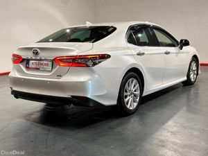 Toyota Camry 2.5 HYBRID AUTOMATIC - FACTORY ALLOYS - Image 4