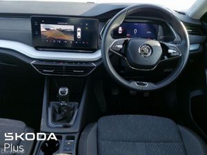 Skoda Octavia STYLE 2.0TDI 115HP 5DR *HEATED SEATS - Image 2