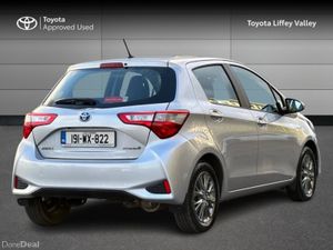 Toyota Yaris YARIS HYBRID LUNA - Image 2