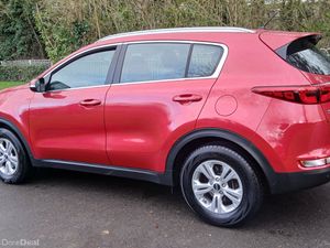 Kia Sportage 2017 *1 OWNER IRISH CAR* 1.7 CRDi LX - Image 4
