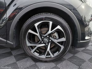 Toyota C-HR Toyota CHR 1.8 self charging hybrid, l - Image 2
