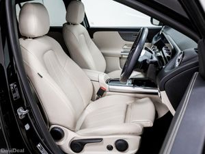 Mercedes-Benz GLA 180D Progressive Line + 2.0 Dies - Image 3