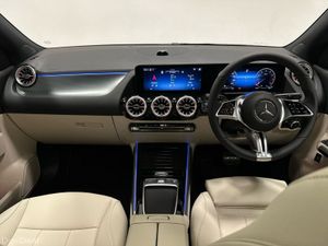 Mercedes-Benz GLA GLA180 Progressive Line + - Image 4