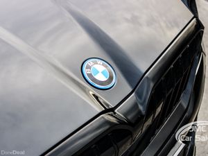 2025 BMW 5 SERIES TOURING PAN ROOF PRO PACK - Image 4