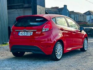 Ford Fiesta 2014 automatic titanium - Image 4