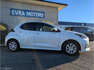 Toyota Yaris G HYBRID AUTOMATIC 1.5 PETROL //ADAPT - Image 3