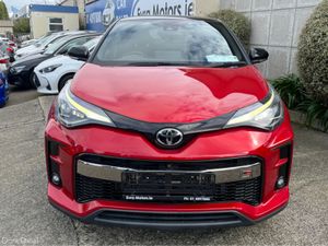 Toyota C-HR GR SPORT AUTOMATIC HYBRID 1.8 PETROL / - Image 2