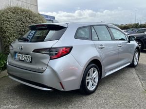 Toyota Corolla ESTATE LUNA AUTOMATIC HYBRID 1.8 PE - Image 4