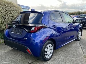 Toyota Yaris X HYBRID AUTOMATIC 1.5 PETROL //REVER - Image 4