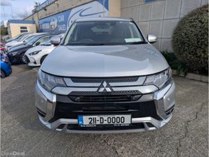 Mitsubishi Outlander G 4WD PLUS PHEV AUTOMATIC 2.4 - Image 2