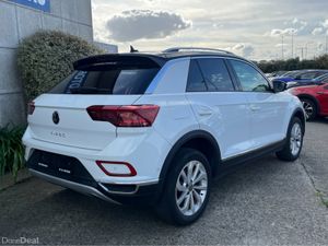 Volkswagen T-Roc STYLE AUTOMATIC 2.0 DIESEL //LOW - Image 4