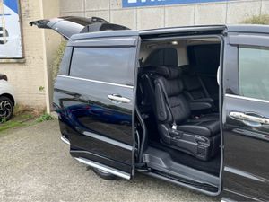 Honda Odyssey 7 SEATER ABSOLUTE AUTOMATIC HYBRID 2 - Image 4