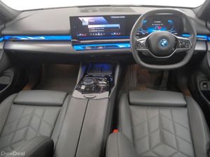 BMW i5 eDrive40 Sport Edition Touring - Image 4