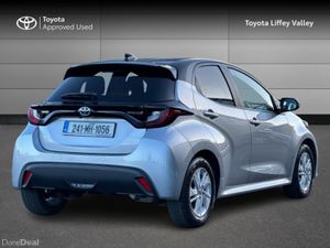 Toyota Yaris 1.5 HYBRID LUNA 4DR - Image 2