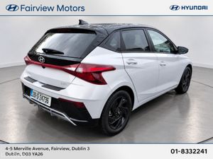 Hyundai i20 DELUXE PLUS ** ONLY 2K KMS **TWO TONE* - Image 2