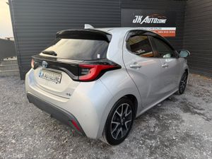 Toyota Yaris 1.5 HYBRID 5DR - Image 4