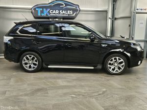 15 MITSUBISHI OUTLANDER 4WD PHEV - Image 2