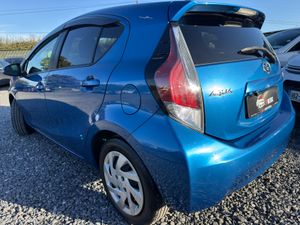 🔵 Toyota Aqua 1.5 Petrol Hybrid LOW KM - Image 4
