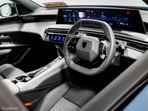Peugeot 3008 Allure 1.2 Hybrid Auto 145HP - Image 2