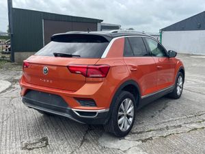 Volkswagen T-Roc STYLE MODEL, LEATHER, AUTO, LOW M - Image 3