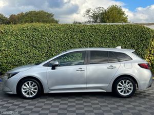 Toyota Corolla TOURING 1.8 HYBRID AUTO // APPLE CA - Image 3