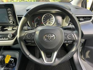 Toyota Corolla TOURING 1.8 HYBRID AUTO // APPLE CA - Image 4