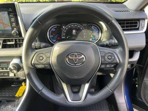 Toyota RAV4 SOL 2.5 HYBRID AUTO // LEATHER HEATED - Image 4