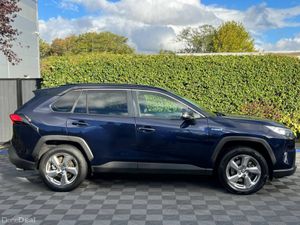 Toyota RAV4 SOL 2.5 HYBRID AUTO // LEATHER HEATED - Image 2