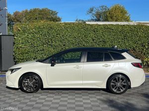 Toyota Corolla TOURING WXB 1.8 HYBRID AUTO // HALF - Image 3