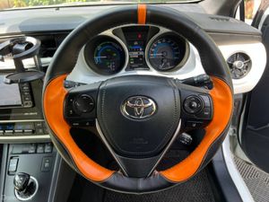 Toyota Auris MODELLISTA 1.8 HYBRID AUTO // NEW NCT - Image 4