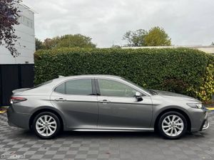 Toyota Camry WORLD SPORT (WS) PACKAGE 2.5 HYBRID A - Image 2