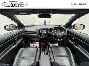 Mitsubishi Outlander 7 SEATER, 4WD Manual, Reversi - Image 2