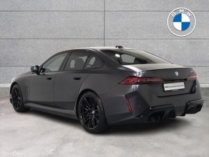 BMW M5 Saloon - Image 2