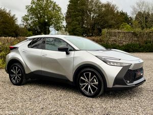 2025 Toyota C-HR 1.8 Hybrid Sport BiTone Automatic - Image 3