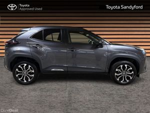Toyota Yaris Cross LUNA SPORT // REAR CAMERA // SM - Image 3