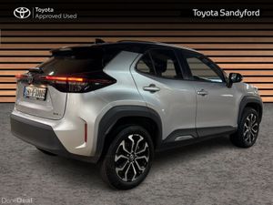 Toyota Yaris Cross LUNA SPORT BI-TONE // REAR CAME - Image 2